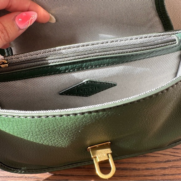 Green Fossil Crossbody Purse - Picture 15 of 16